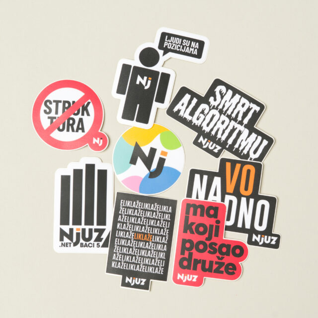 Novi neuništivi Njuz stikeri